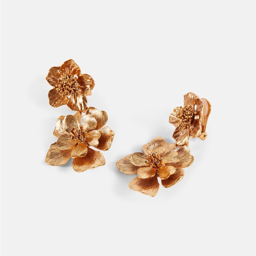 OSCAR DE LA RENTA
Classic Flower drop earrings - Picture 3 of 5